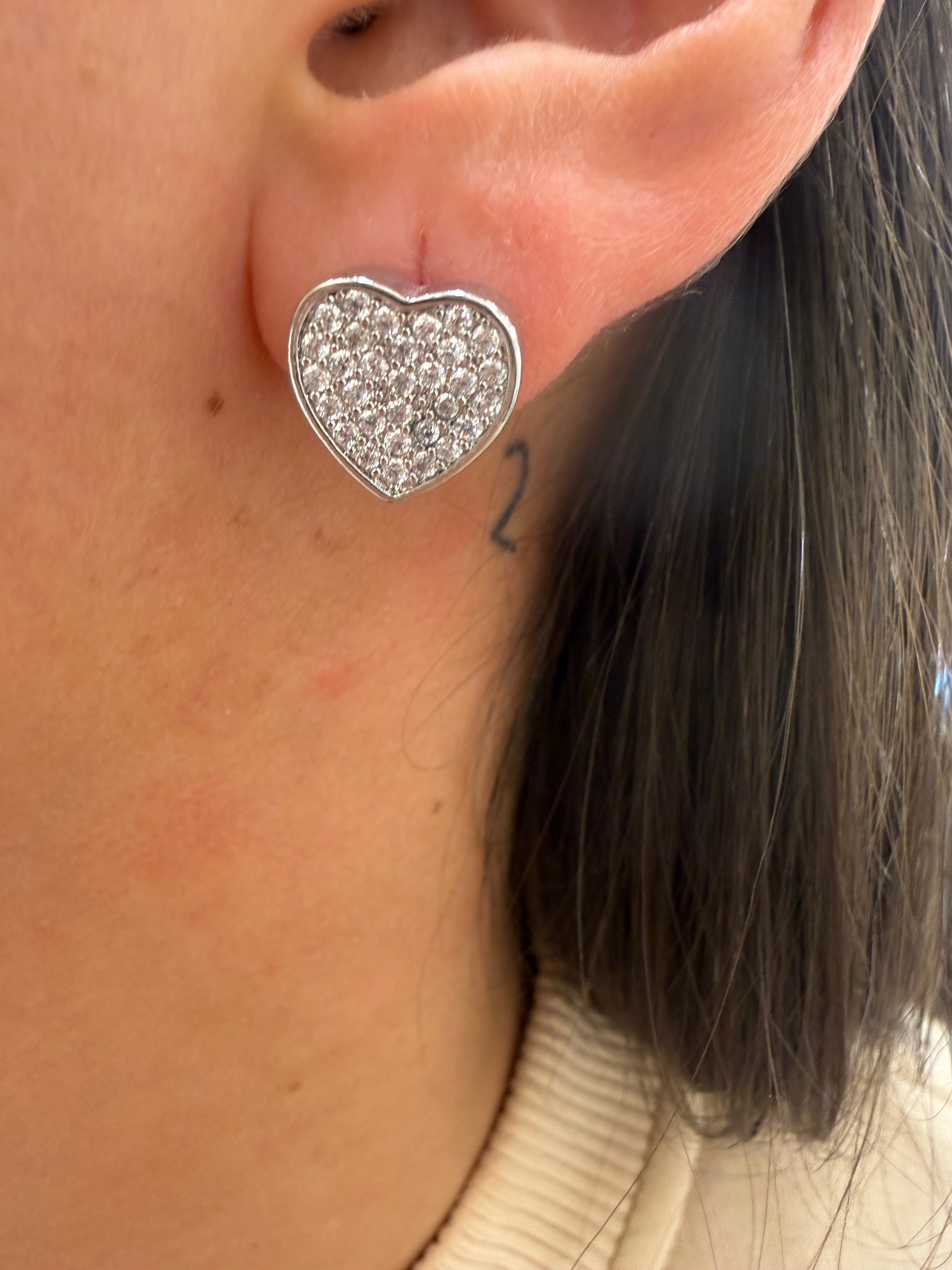 Orecchino cuore strass