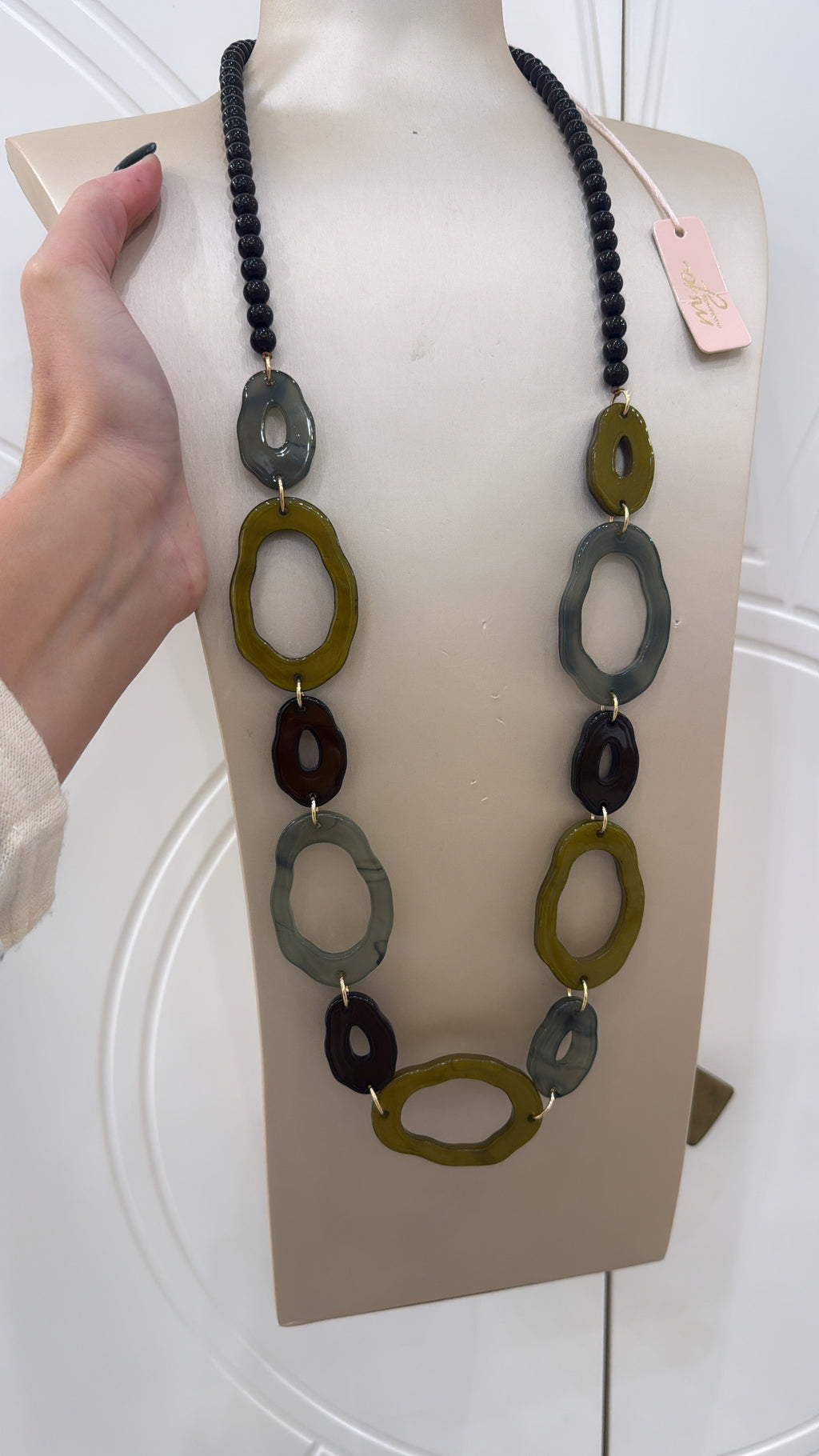 Collana lunga in resina MYA