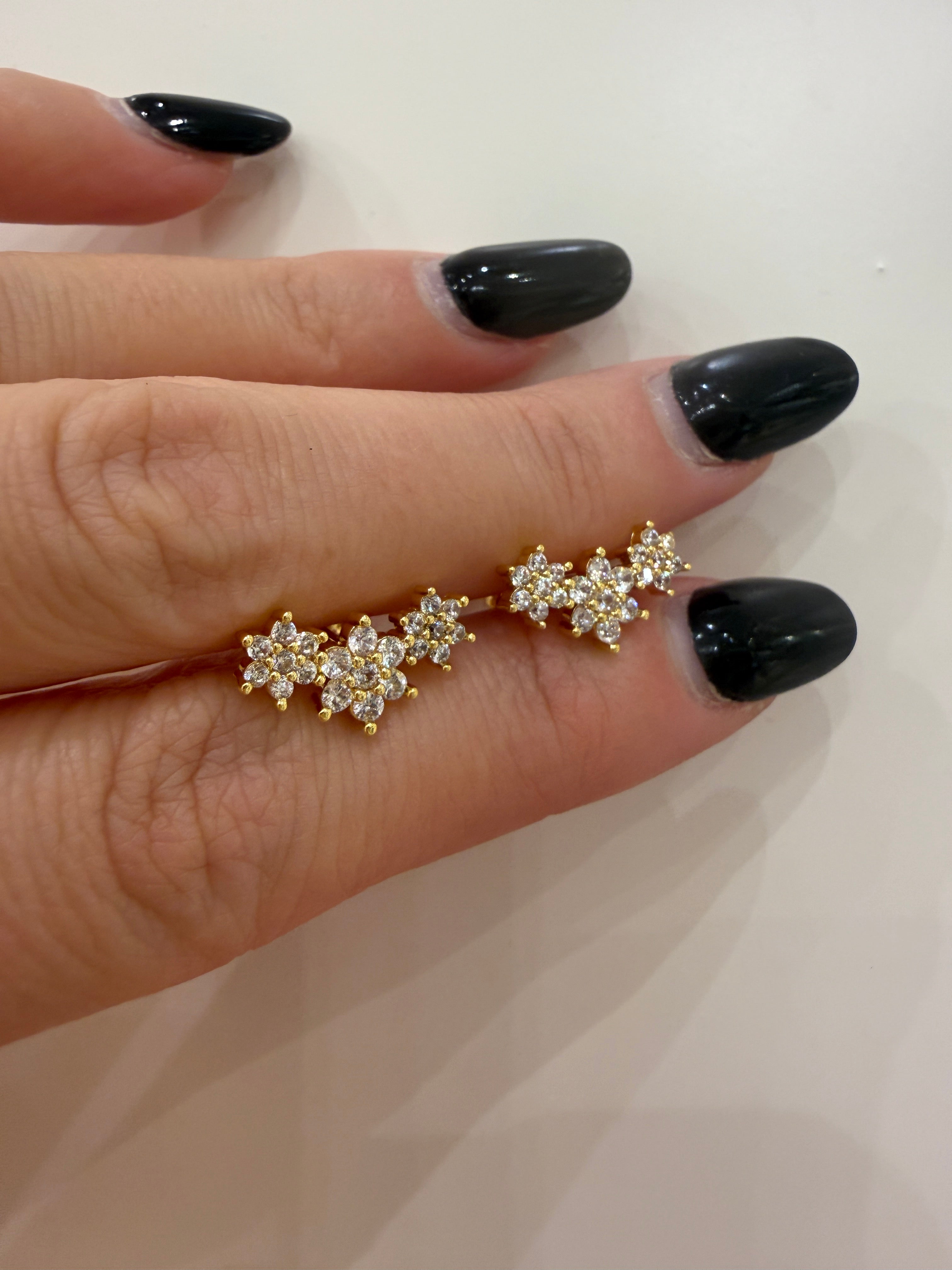 Orecchino corona fiore