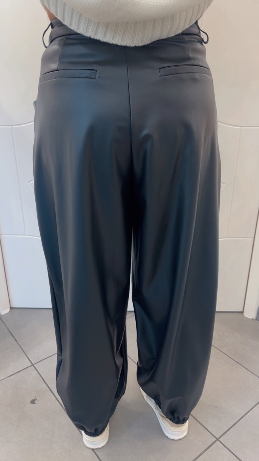 Pantalone Ecopelle Dark di Lumina