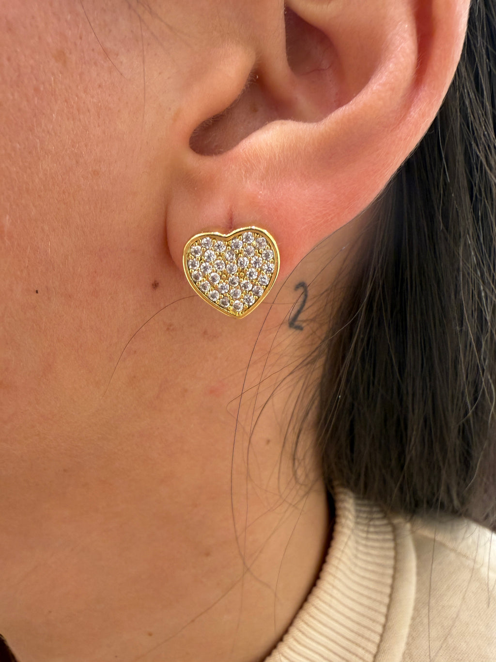 Orecchino cuore strass