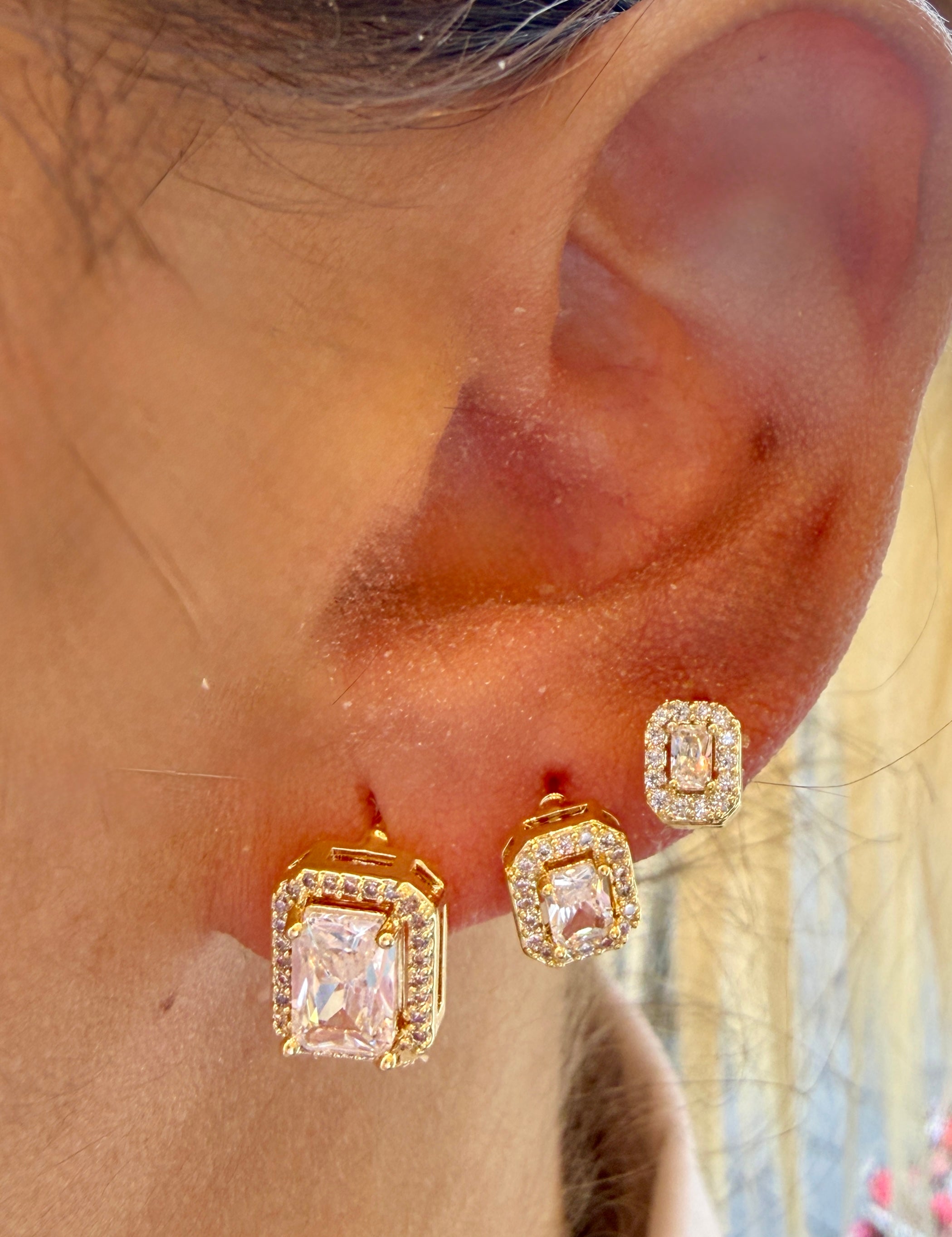 Orecchino luce quadrata