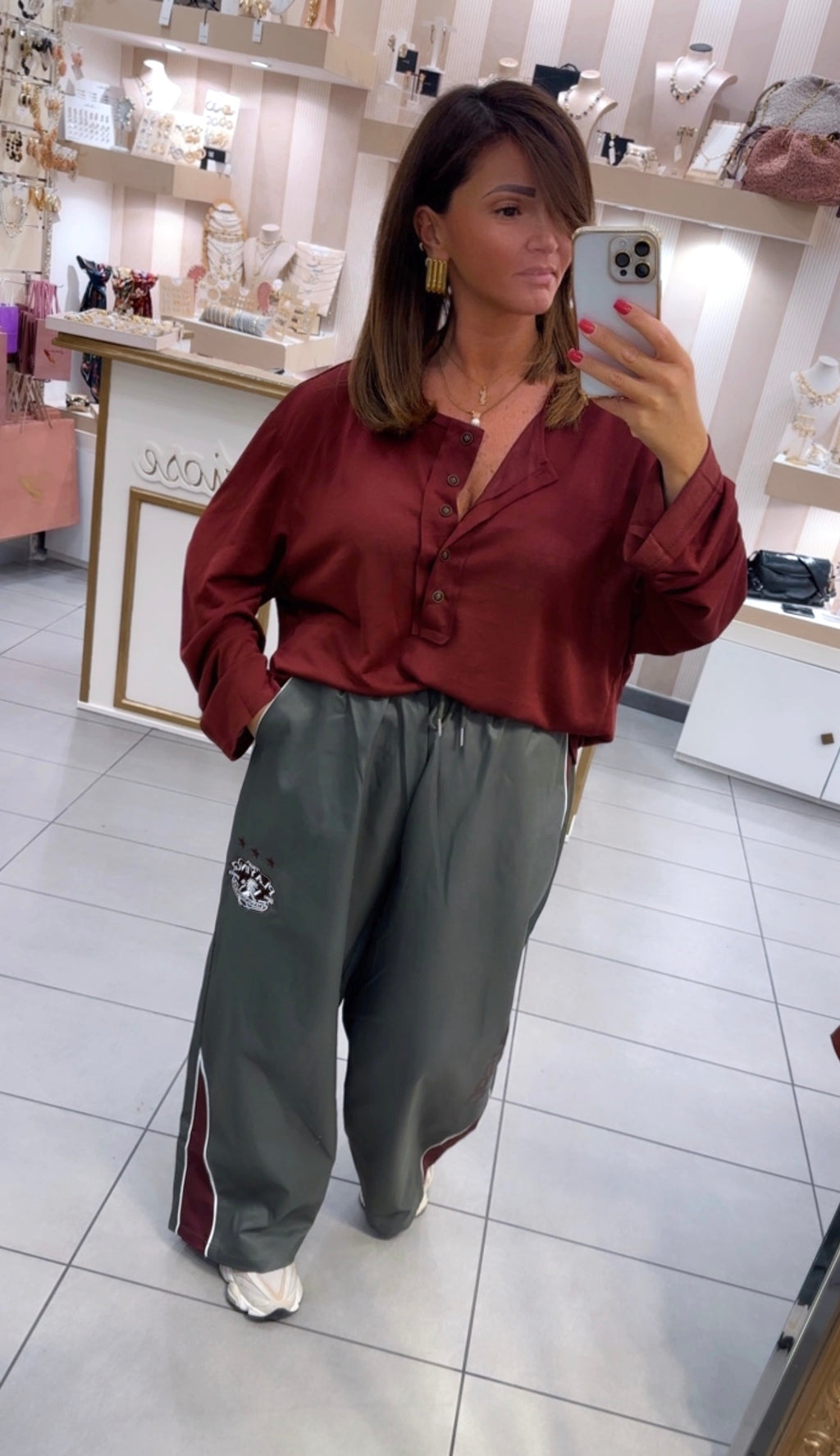 Long sleeve con bottoni in Bordeaux