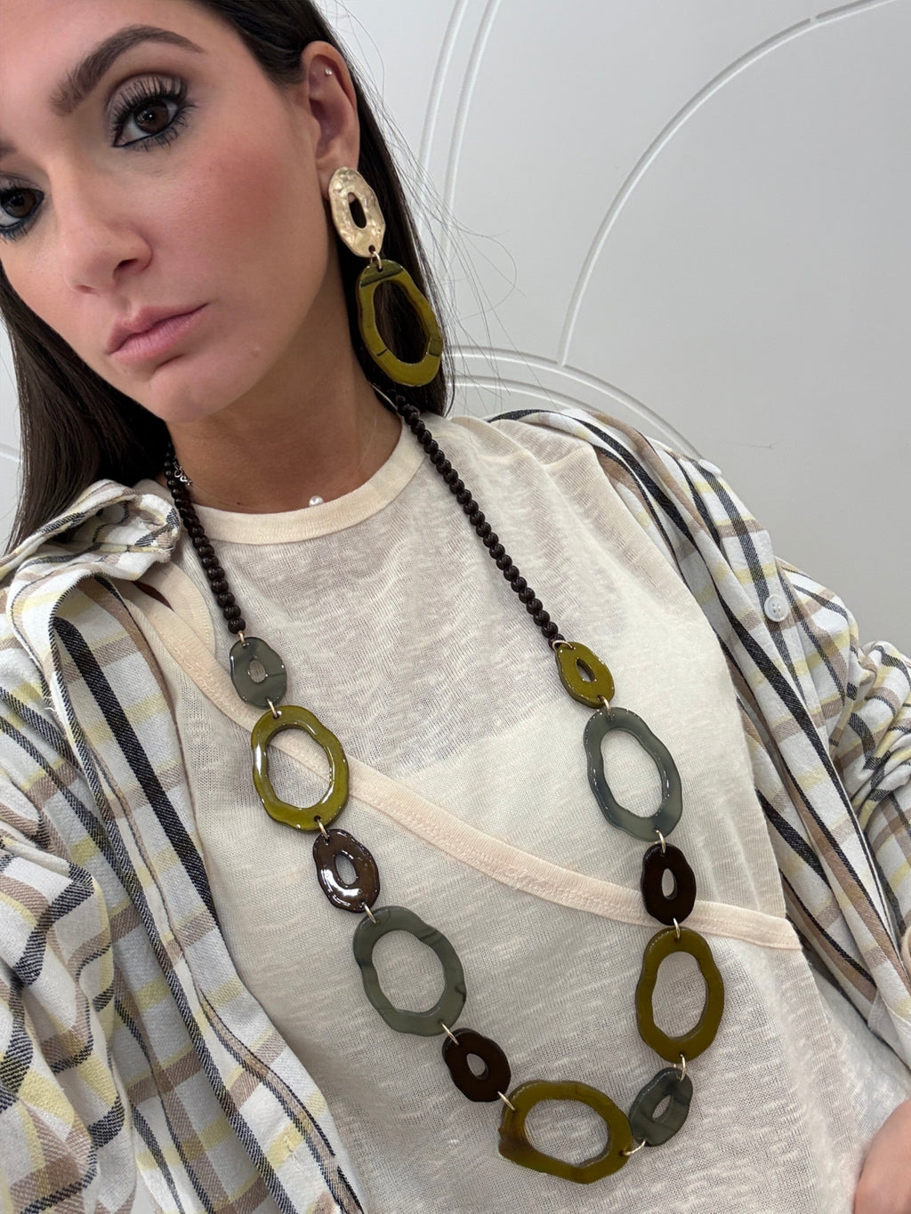 Collana lunga in resina MYA