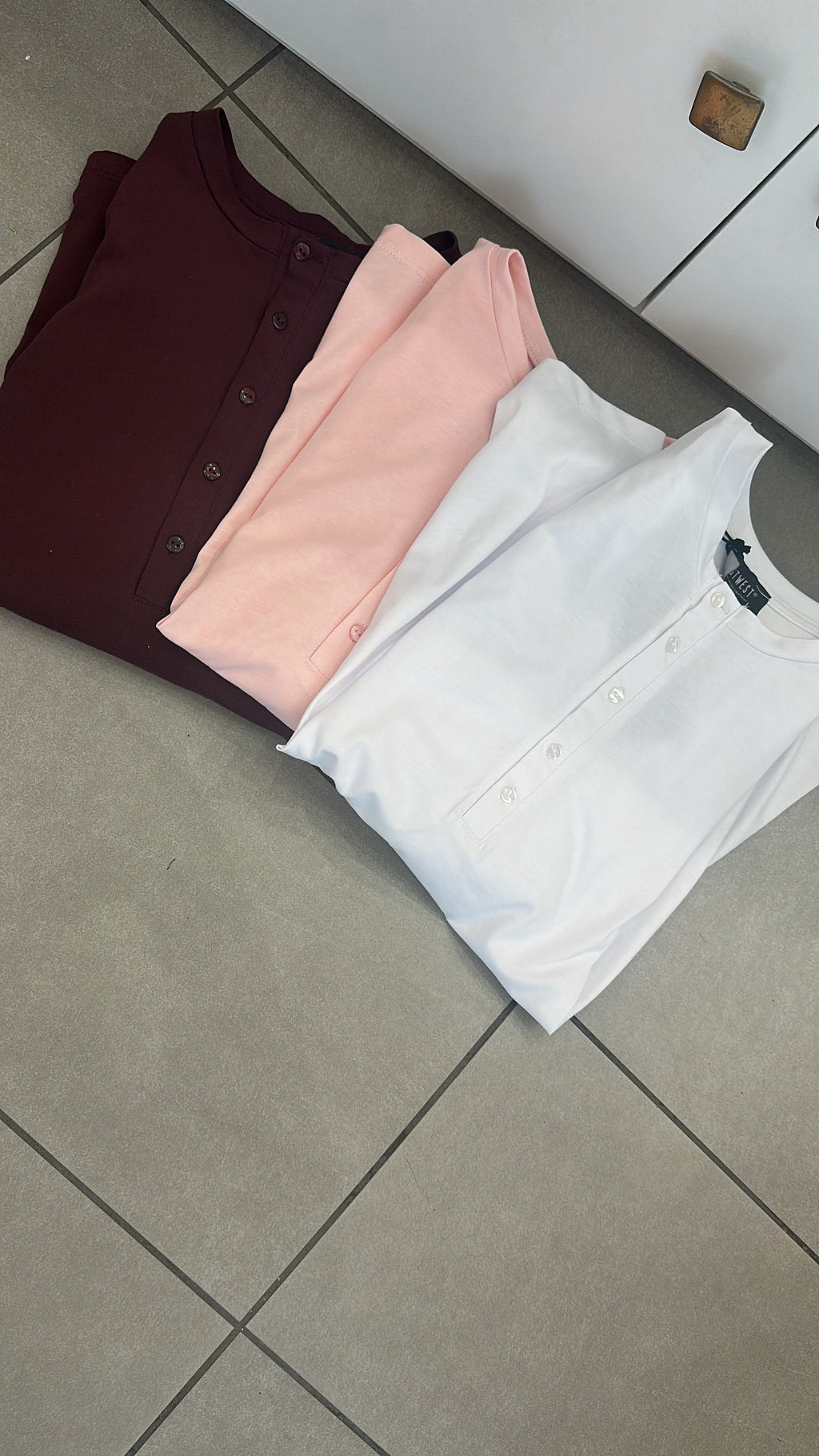 T-shirt bottoni di Just West