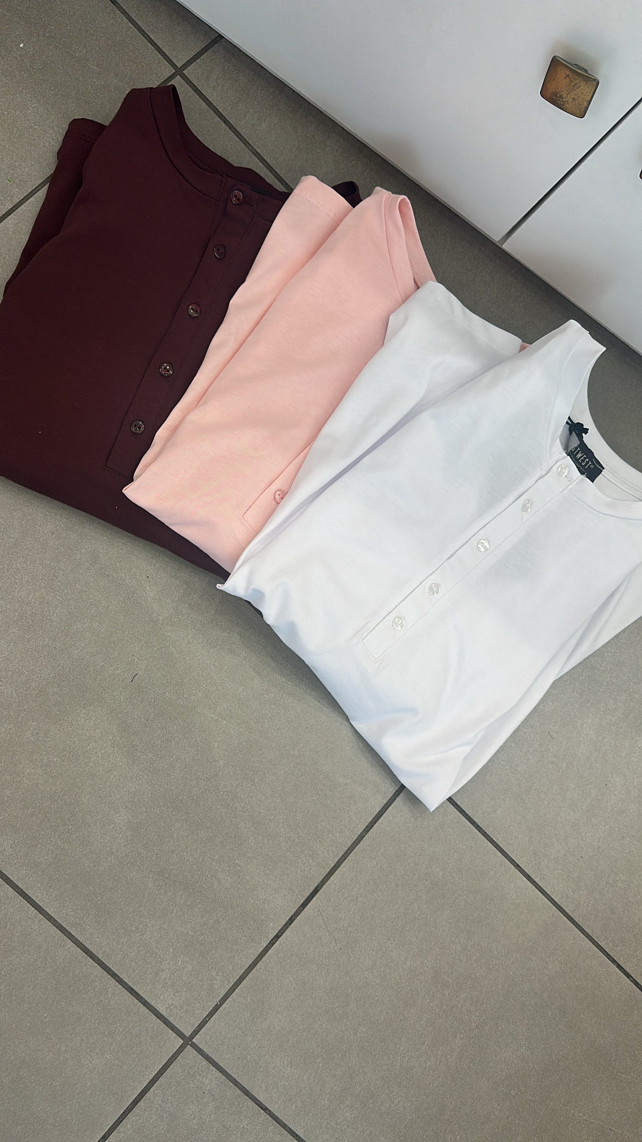 T-shirt bottoni di Just West