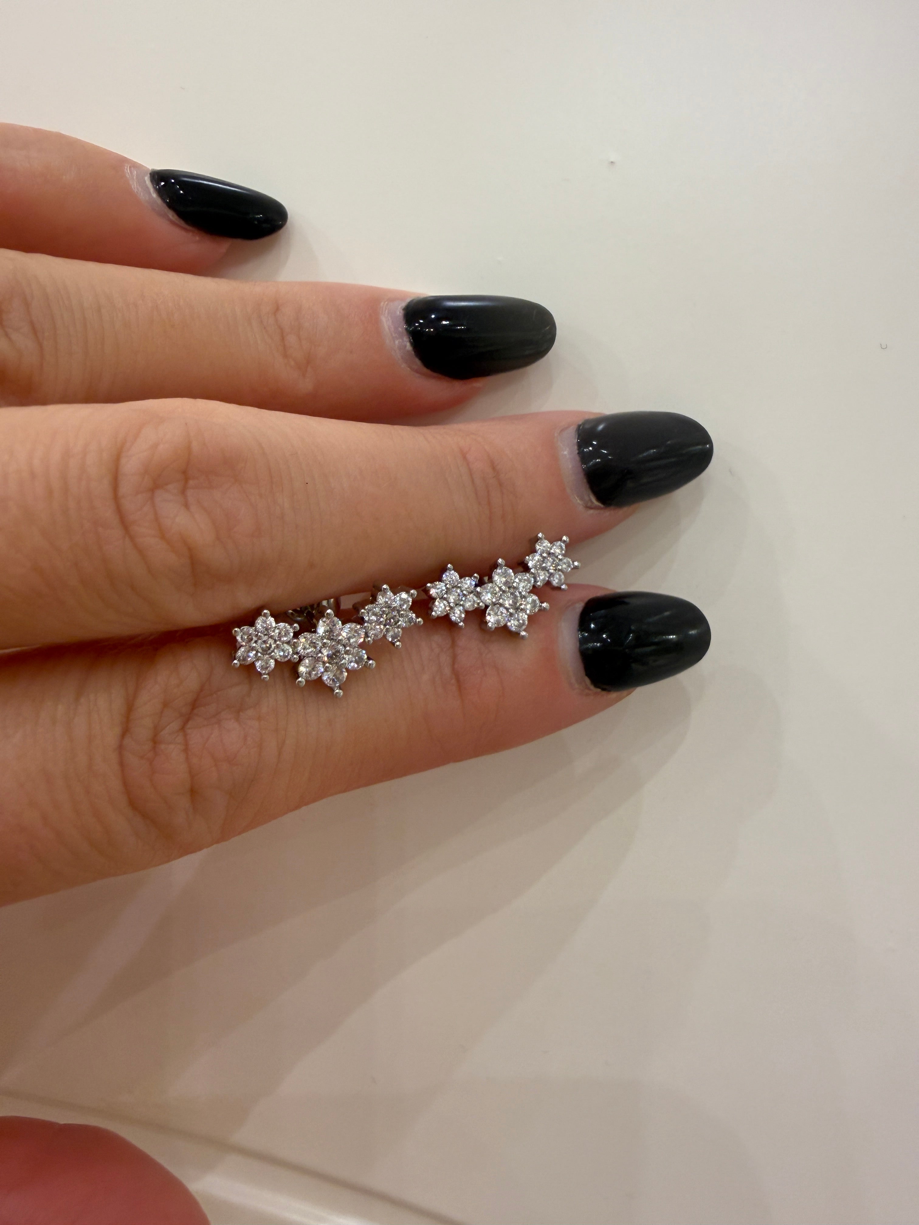 Orecchino corona fiore