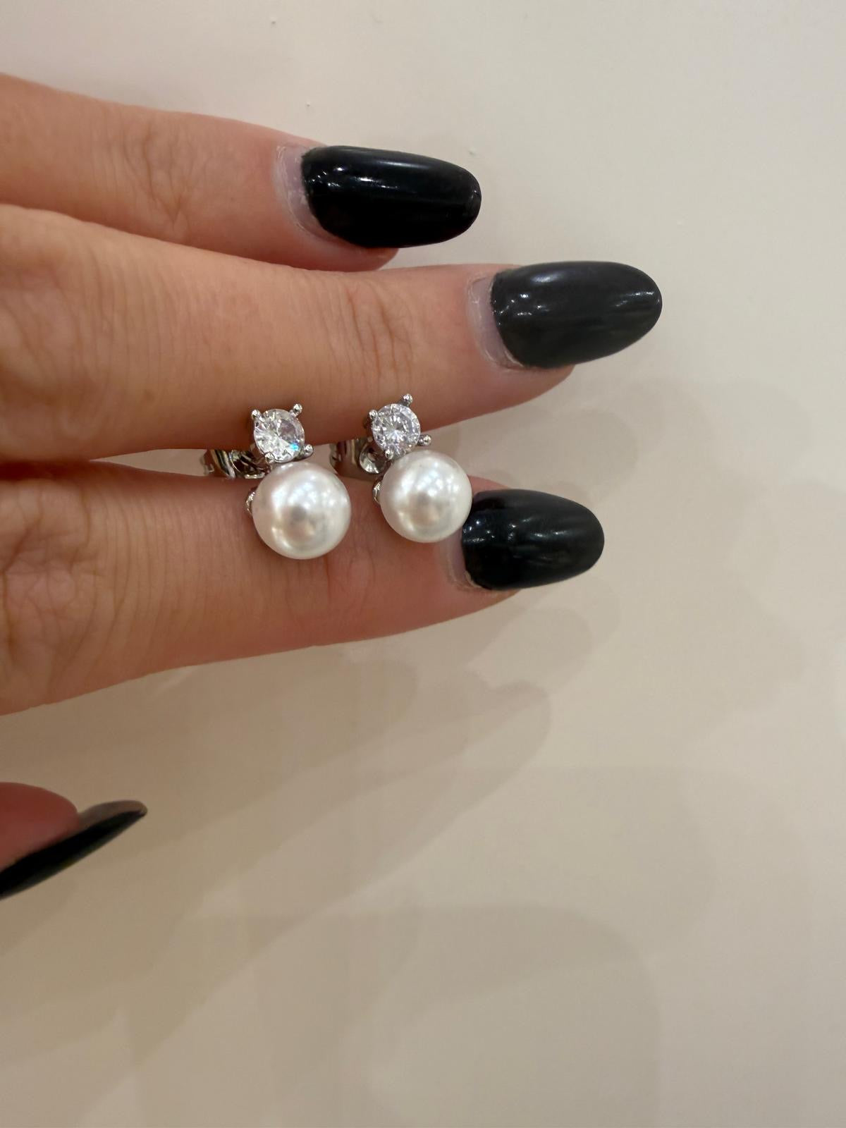 Orecchino perla con strass