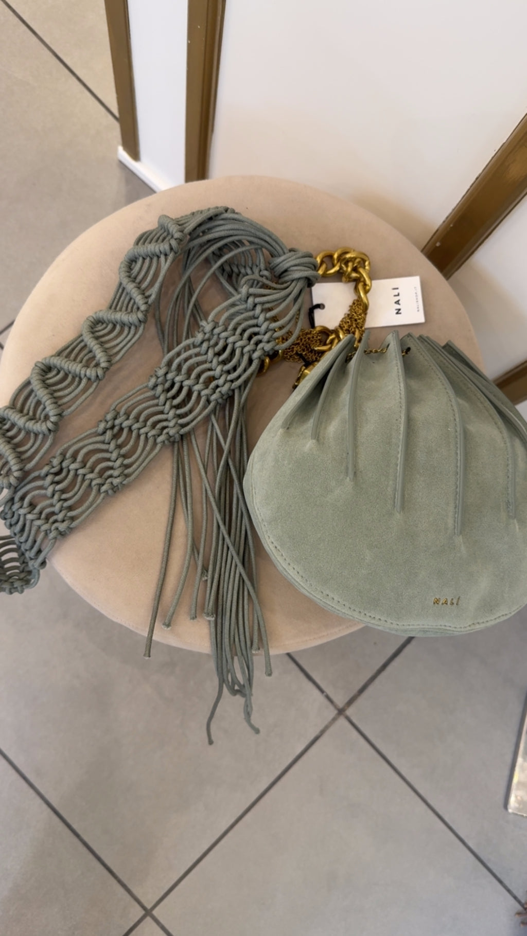 Borsa Evissa di Nali