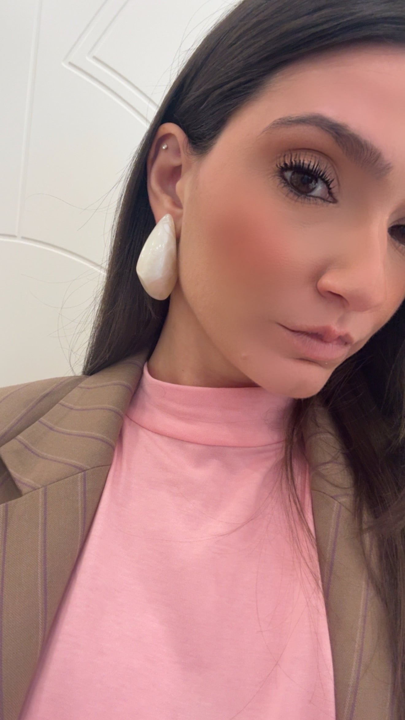 Orecchini squadrati marrone/bianco di Nali