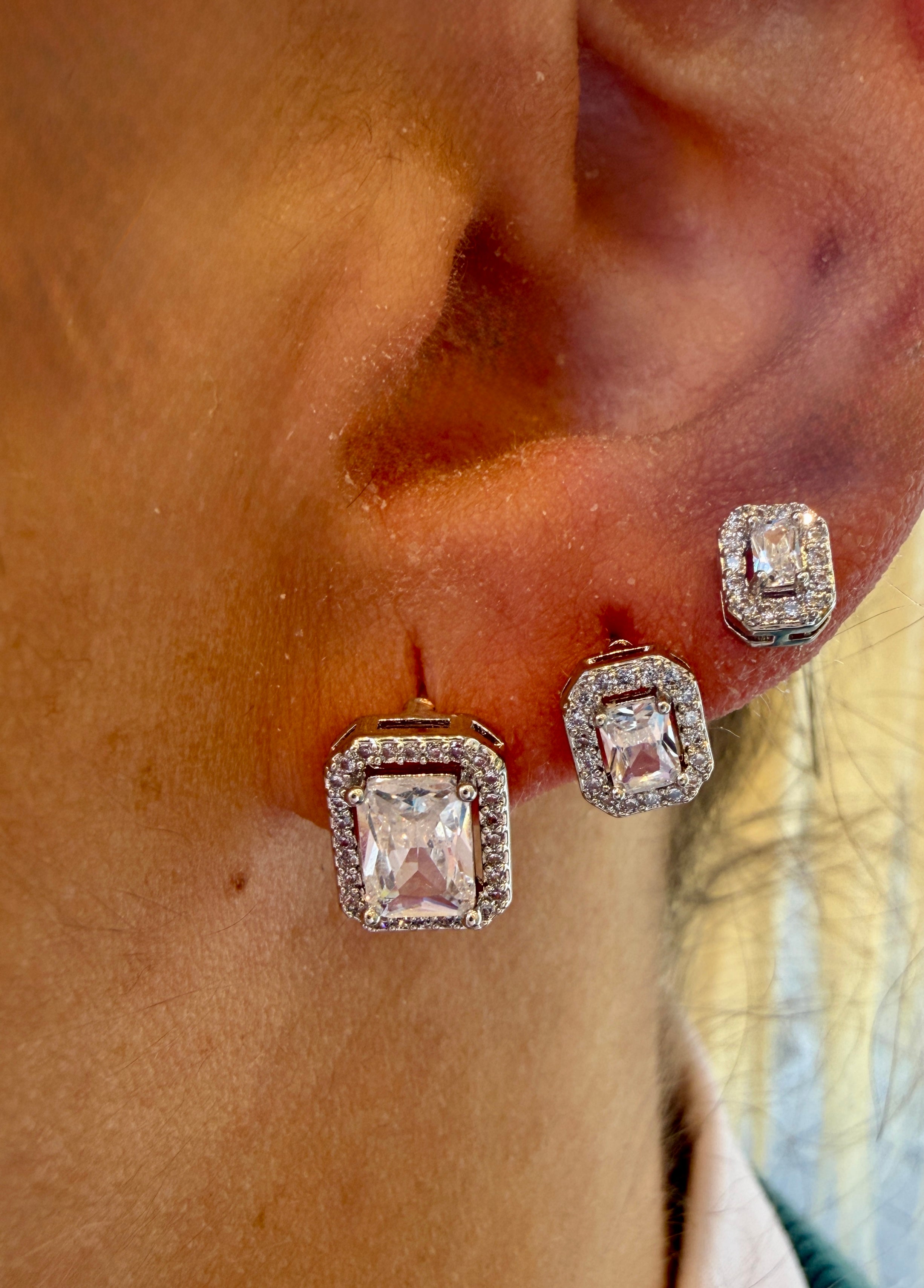 Orecchino luce quadrata