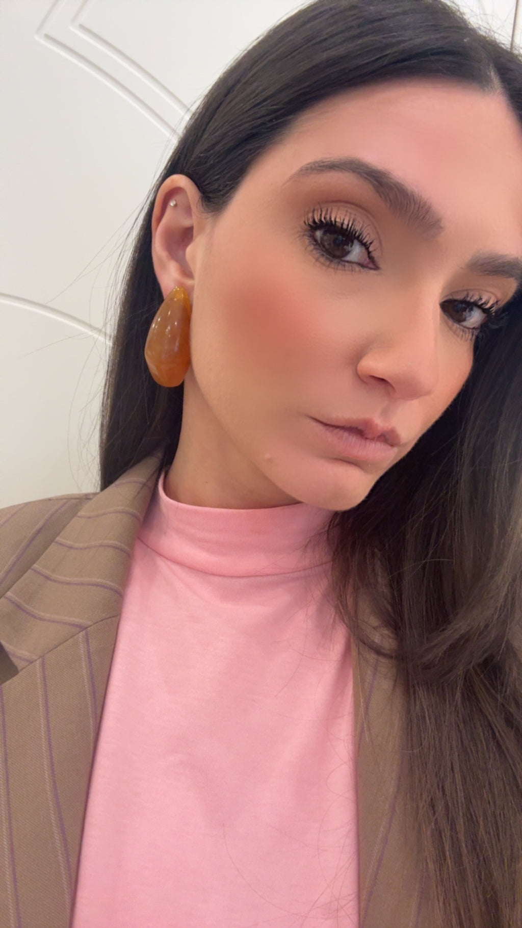 Orecchini squadrati marrone/bianco di Nali