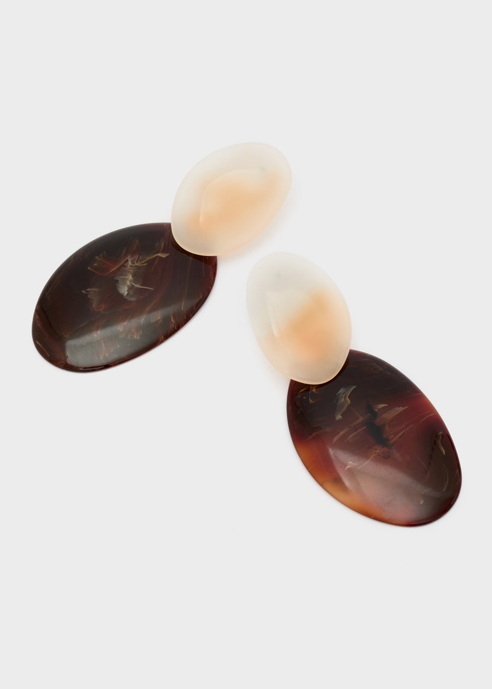 Orecchini pendenti ovali in resina di Nali