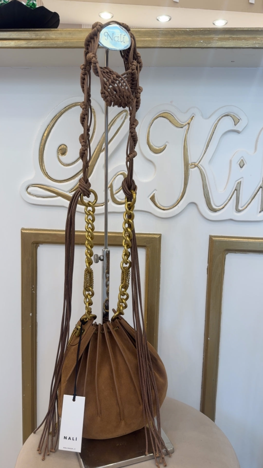 Borsa Evissa di Nali