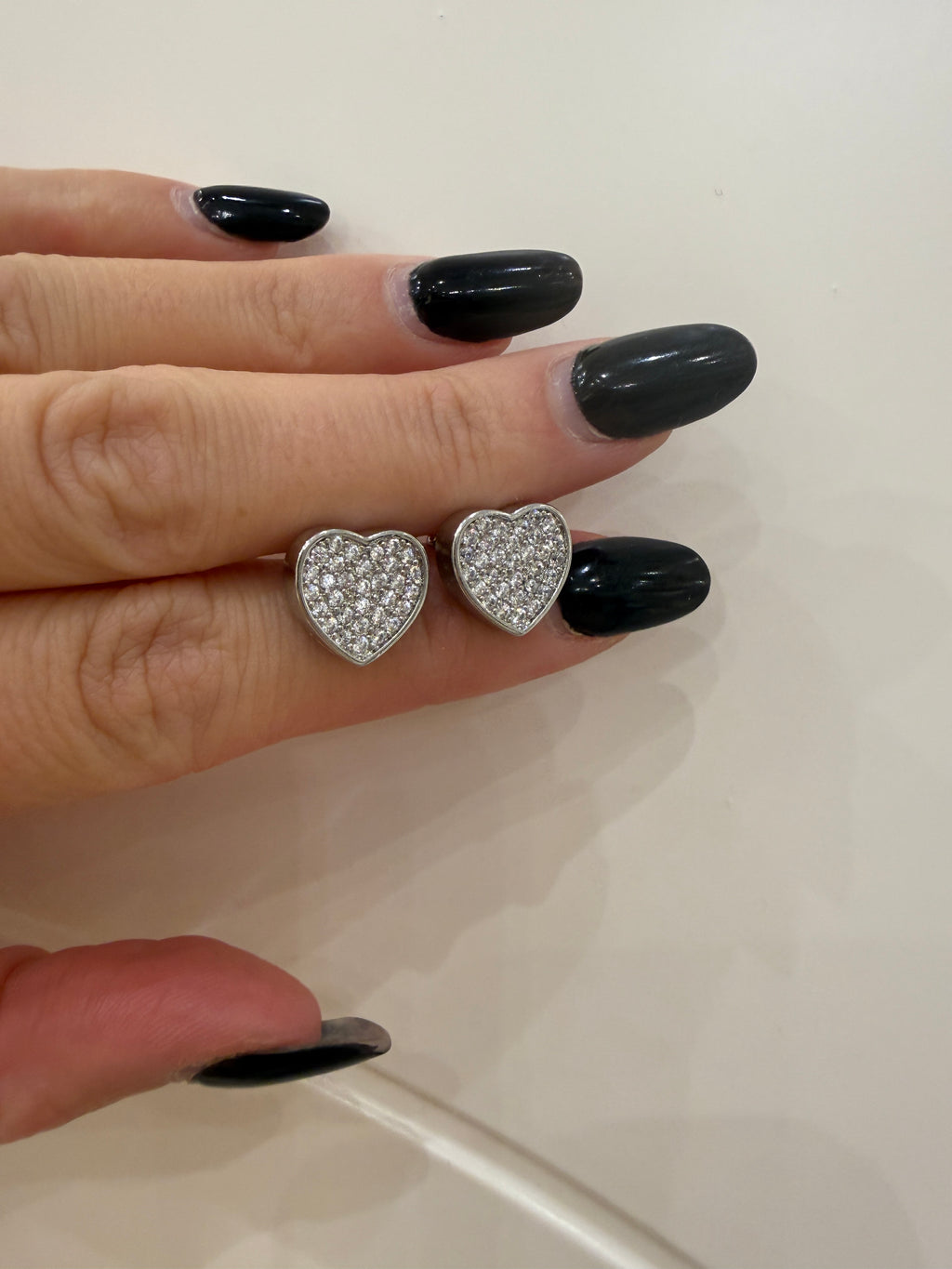 Orecchino cuore strass