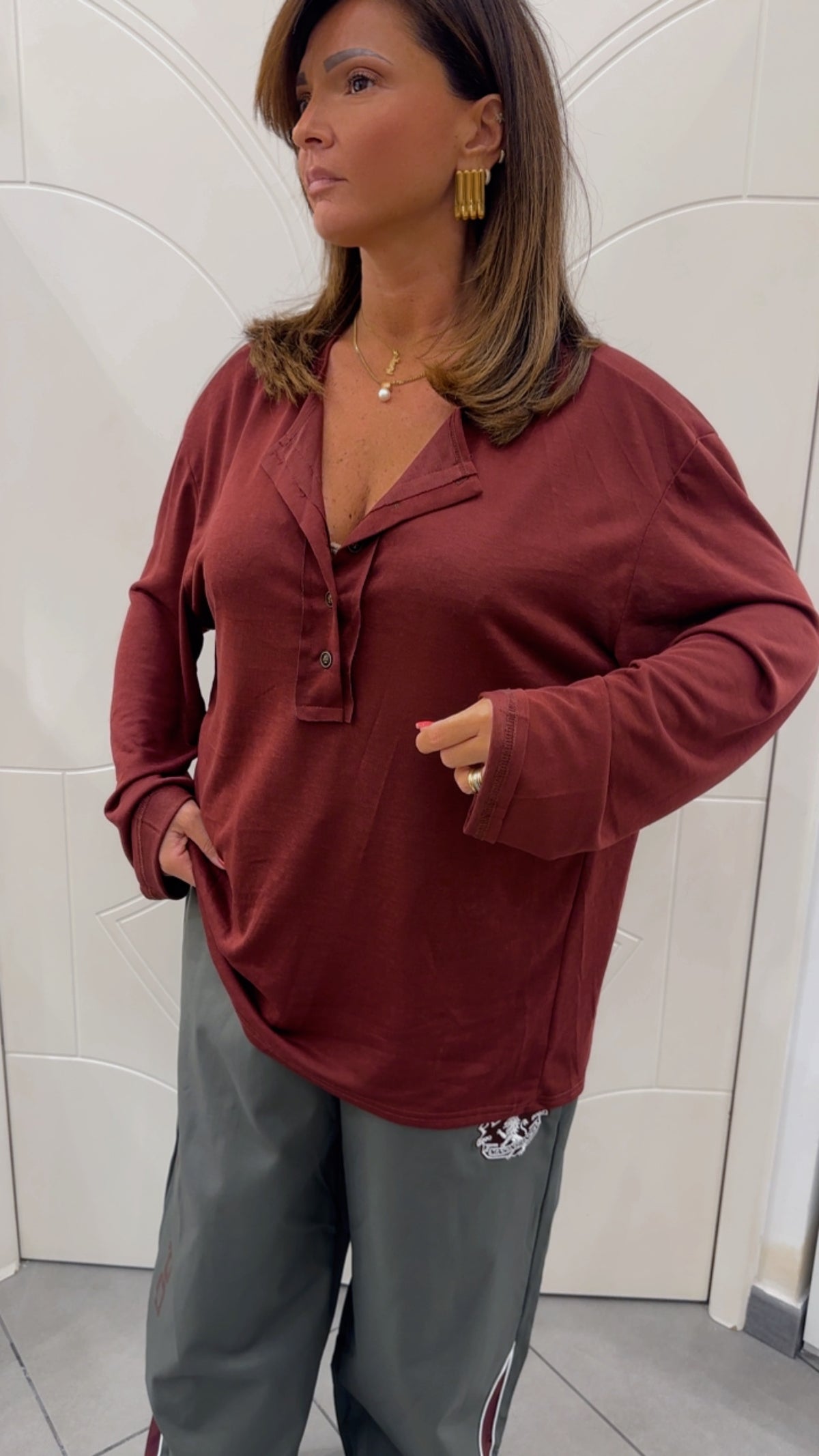 Long sleeve con bottoni in Bordeaux