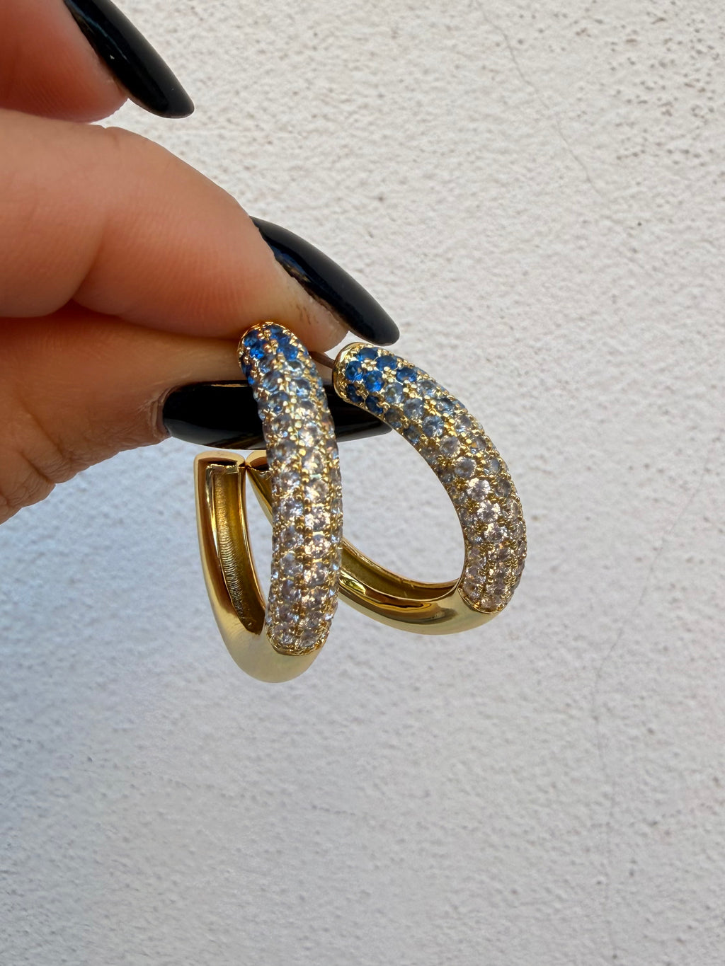 Orecchini cerchio tubolare Pavè Deva di Sodini
