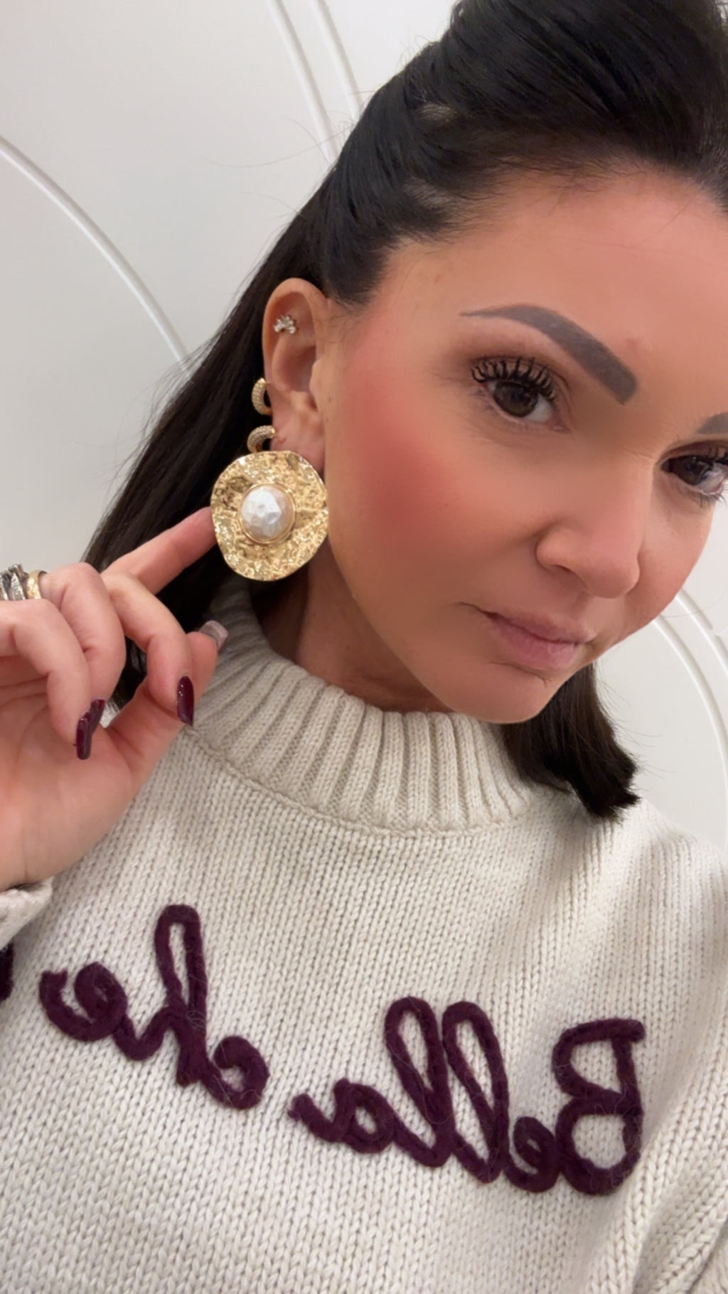 Orecchino scudo con perla￼