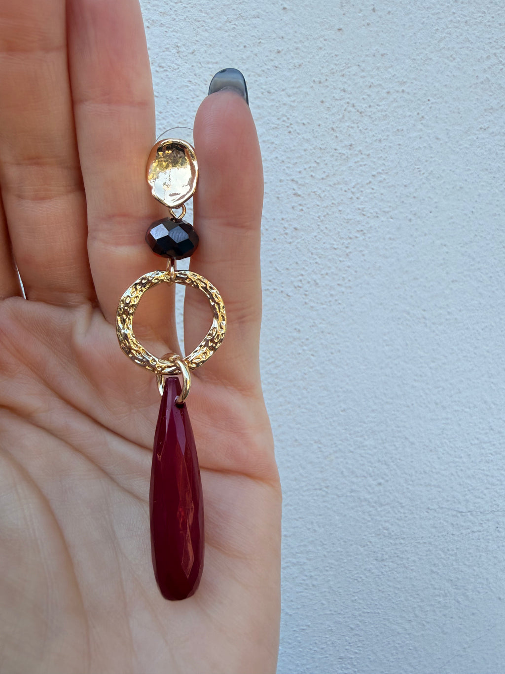Orecchini Goccia Bordeaux di MYA