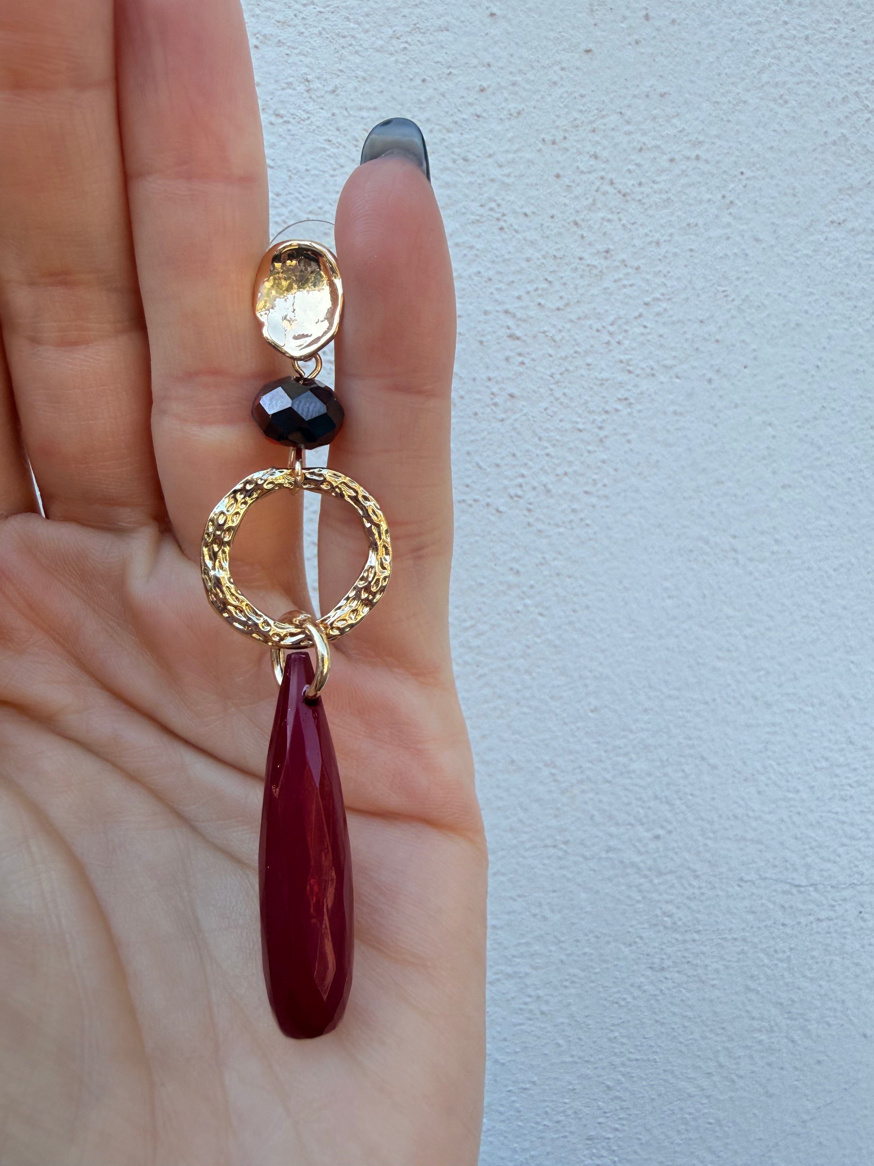 Orecchini Goccia Bordeaux di MYA